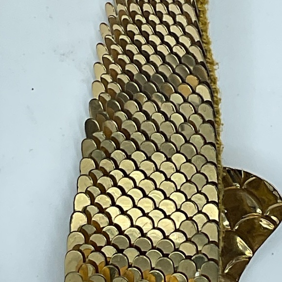 “VINTAGE MCM FISH SCALE GOLD BELT”. - Picture 12 of 16